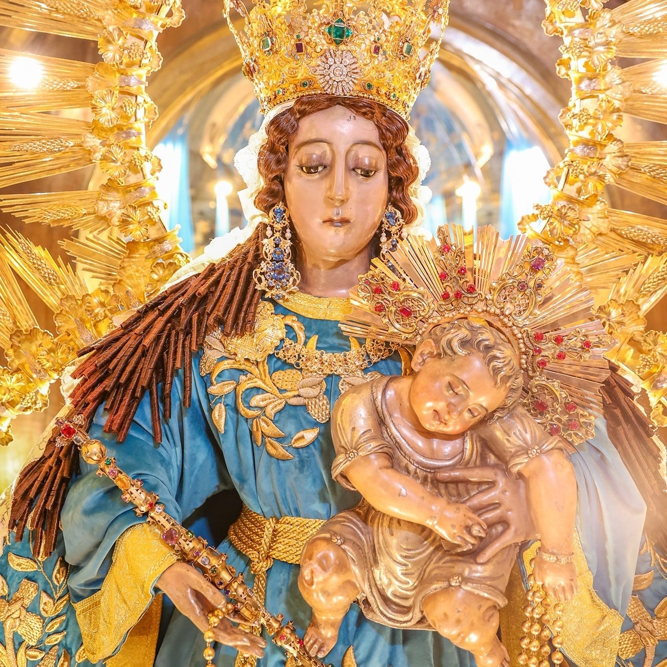 Milagros De La Virgen Del Rosario: Figura Venerada